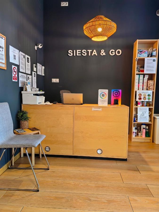 Hostal Siesta & Go Madrid Buitenkant foto